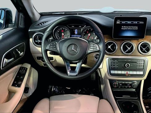 Used 2018 Mercedes-Benz GLA 250 4MATIC image 6