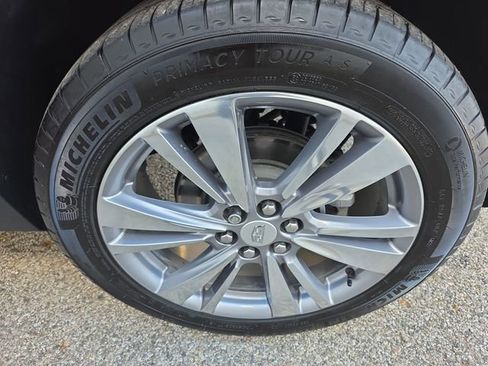 Certified 2023 Cadillac XT5 Premium Luxury w/ LPO, Floor Liner Package AWD/4WD image 33
