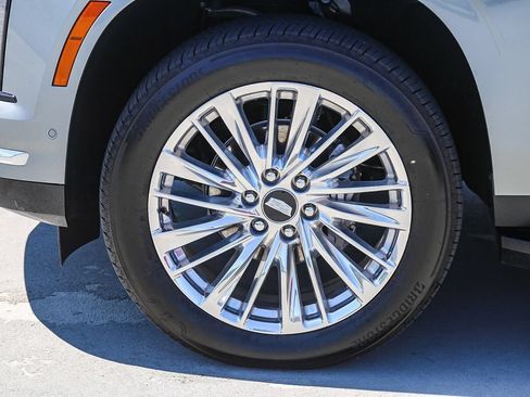 Used 2025 Cadillac Escalade ESV Premium Luxury w/ LPO, Floor Liner Package AWD/4WD image 10