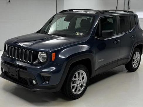 Certified 2022 Jeep Renegade Latitude w/ Convenience Group image 1