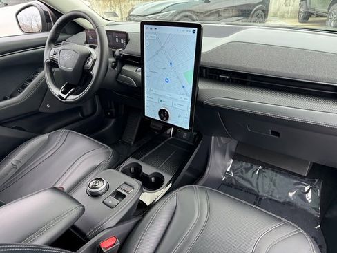 Used 2021 Ford Mustang Mach-E Premium image 22