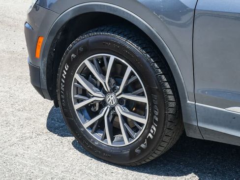 Used 2020 Volkswagen Tiguan SE w/ Panoramic Sunroof Package FWD image 10