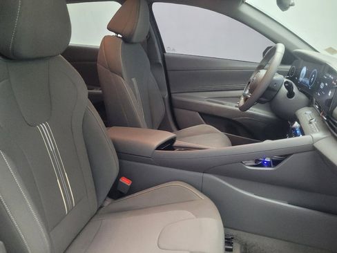 Used 2023 Hyundai Elantra SEL w/ Convenience Package FWD image 21