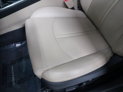 Used 2019 Hyundai Sonata Limited w/ Ultimate Package 04 image 11