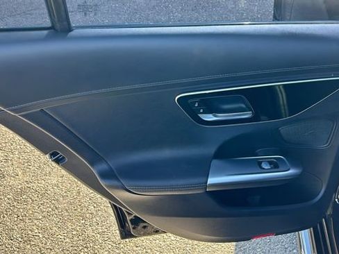 Used 2023 Mercedes-Benz C 300 Sedan image 14