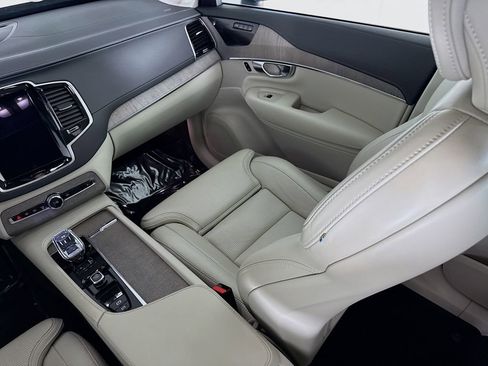 Certified 2023 Volvo XC90 B6 Ultimate w/ Protection Package Premier AWD/4WD image 25
