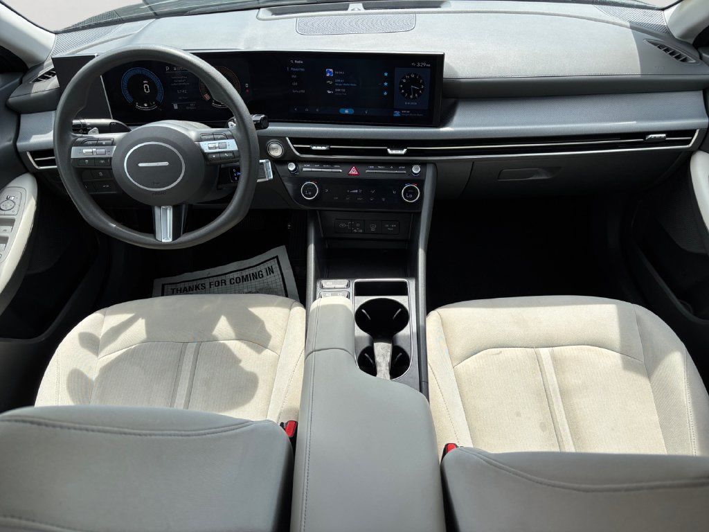Used 2025 Hyundai Sonata SEL FWD image 17