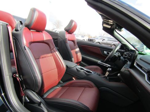 Used 2025 Ford Mustang GT Premium RWD image 18