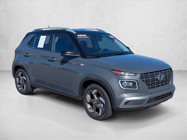 Certified 2025 Hyundai Venue Limited FWD image 3
