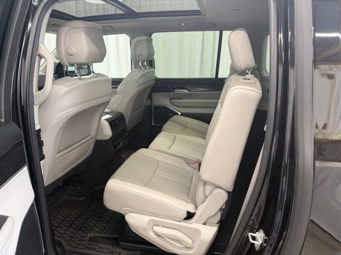 Used 2024 Jeep Wagoneer L 4WD w/ Premium Group I image 20