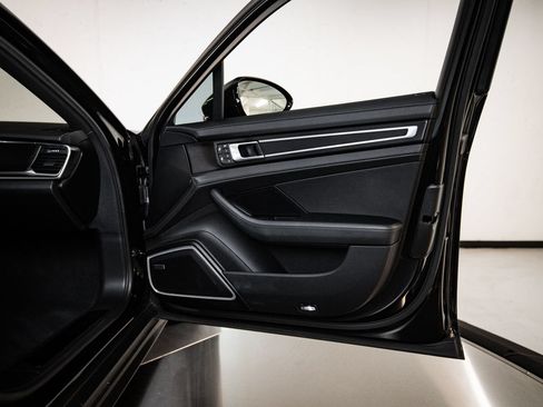 Certified 2023 Porsche Panamera 4 Platinum Edition AWD/4WD image 27
