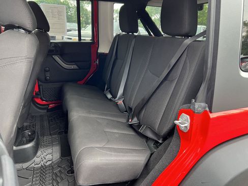 Used 2018 Jeep Wrangler Unlimited Sport AWD/4WD image 12
