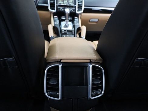 Used 2016 Porsche Cayenne image 34