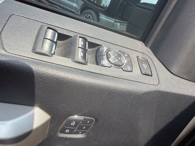 Used 2017 Ford F350 Lariat w/ Lariat Ultimate Package AWD/4WD image 25