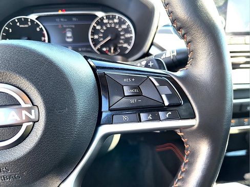 Used 2024 Nissan Altima 2.5 SR FWD image 18