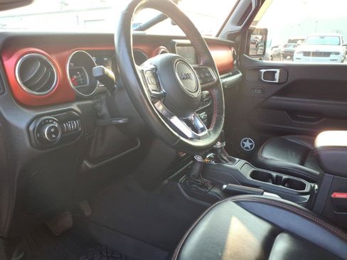 Used 2021 Jeep Gladiator Rubicon w/ Dual Top Group AWD/4WD image 14