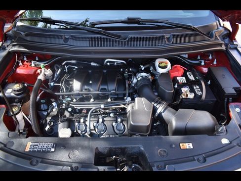 Used 2019 Ford Explorer XLT w/ Equipment Group 202A FWD image 43