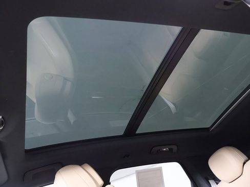 Used 2023 Porsche Cayenne Platinum Edition image 21