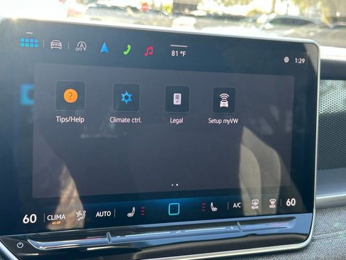 Used 2025 Volkswagen Tiguan S image 17