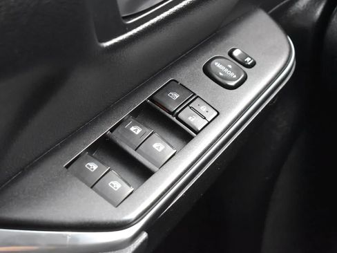 Used 2016 Toyota Camry LE FWD image 7