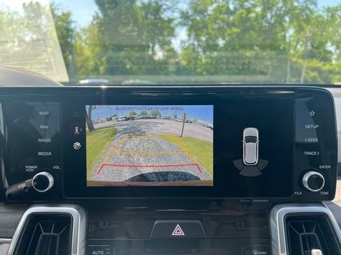 Used 2022 Kia Sorento EX w/ Panoramic Sunroof Package FWD image 18