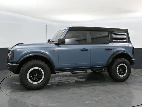 Used 2023 Ford Bronco Badlands w/ Sasquatch Package AWD/4WD image 8