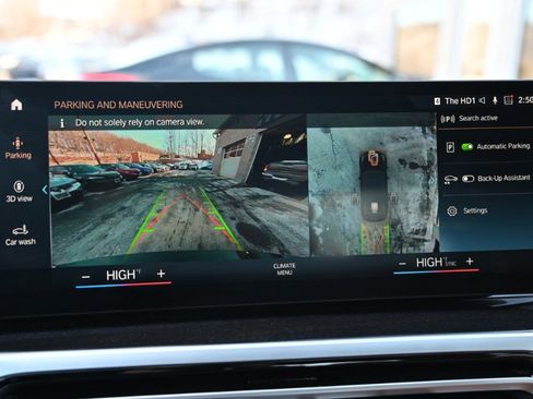 Used 2024 BMW 330i xDrive Sedan w/ Premium Package image 26