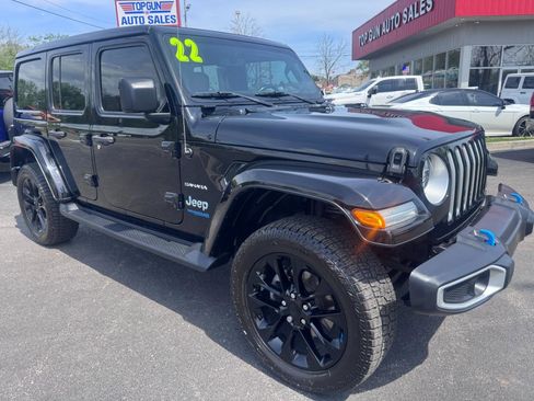 Used 2022 Jeep Wrangler Unlimited Sahara w/ Cold Weather Group AWD/4WD image 1
