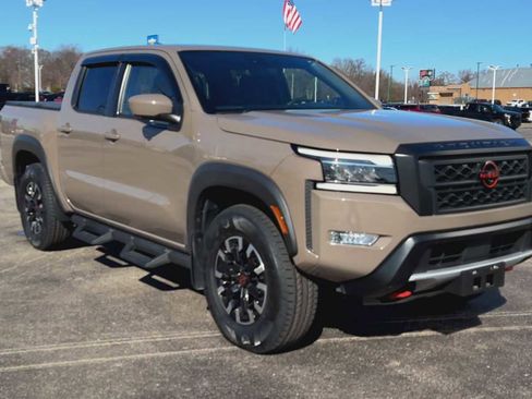 Used 2023 Nissan Frontier PRO-4X w/ Pro Convenience Package image 8