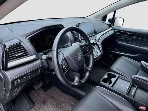Used 2025 Honda Odyssey Touring image 9