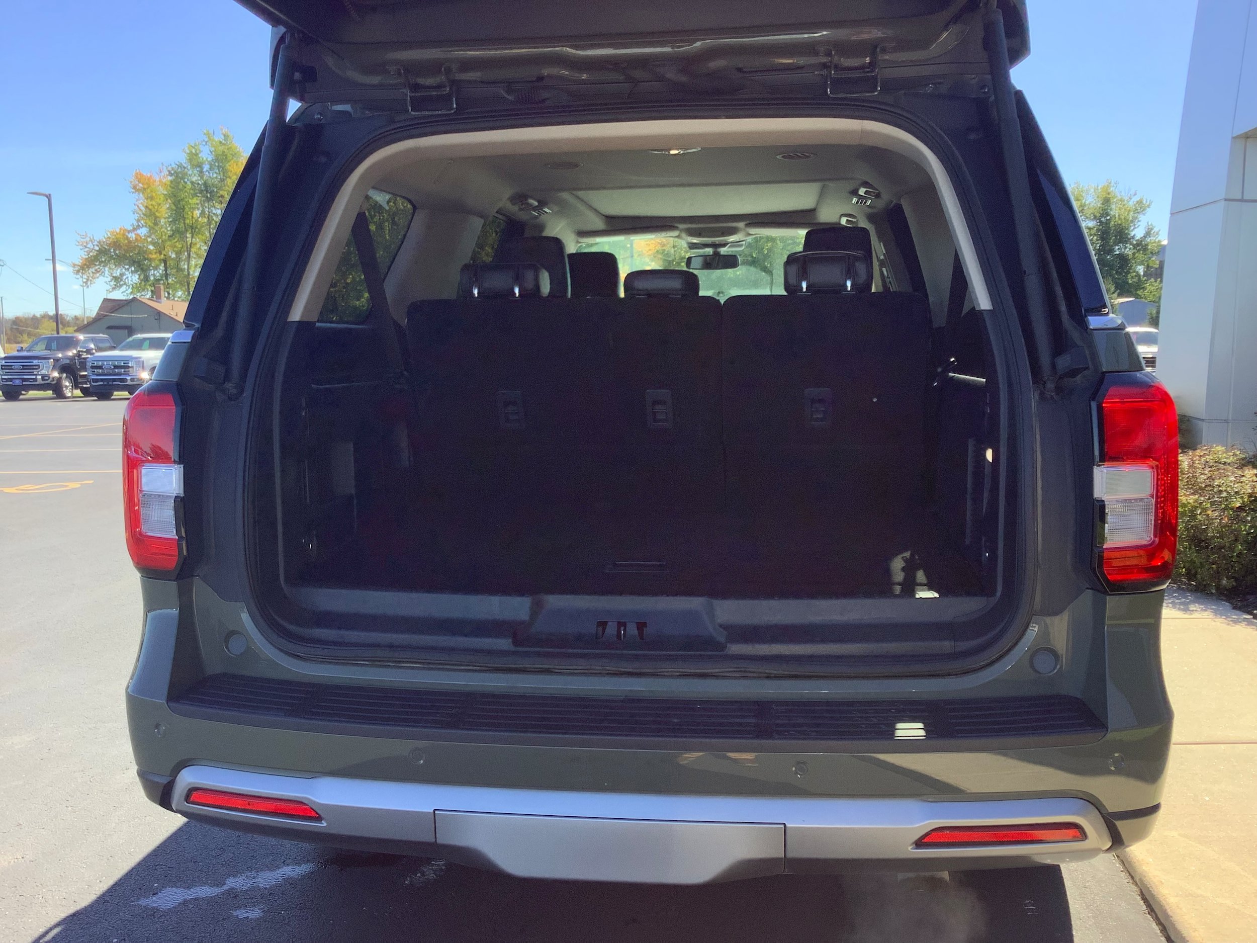Used 2024 Ford Expedition Max XLT AWD/4WD image 6