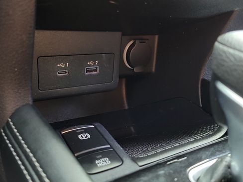 Certified 2023 Nissan Kicks SR FWD image 28