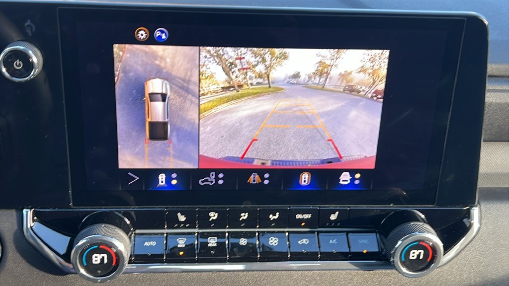 Used 2025 Chevrolet Colorado Trail Boss AWD/4WD image 18
