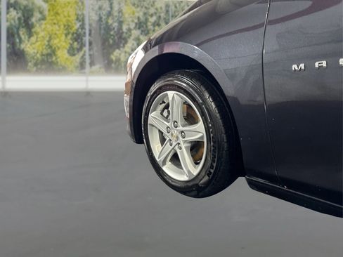 Used 2023 Chevrolet Malibu LT FWD image 19