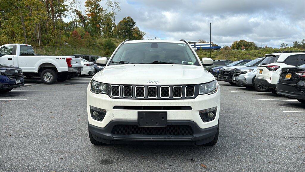 Used 2019 Jeep Compass Latitude w/ Popular Equipment Group AWD/4WD image 2