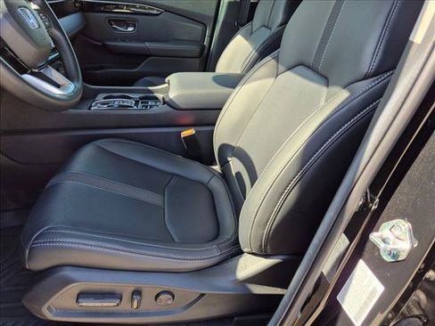 Used 2025 Honda Pilot EX-L image 14