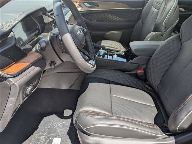 New 2026 Jeep Grand Cherokee Summit w/ Obsidian Package AWD/4WD image 4