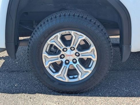 Used 2024 GMC Sierra 1500 SLT image 9