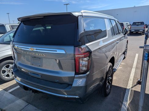 Certified 2021 Chevrolet Suburban LT w/ LT Signature Package AWD/4WD image 5