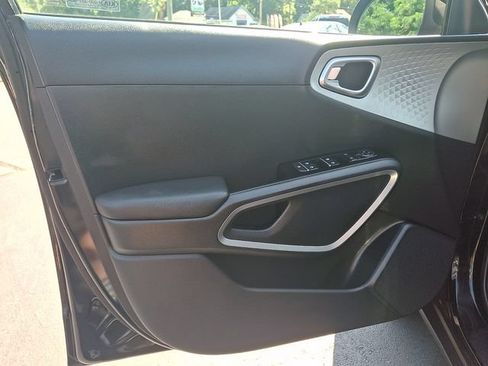 Used 2022 Kia Soul LX w/ Technology Package FWD image 15