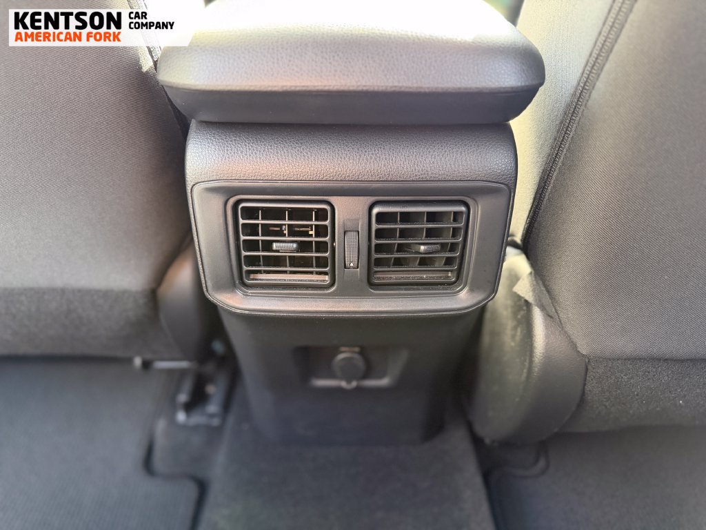 Used 2025 Toyota RAV4 LE AWD/4WD image 29