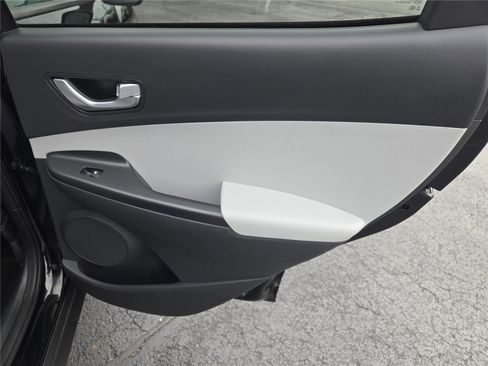 Used 2023 Hyundai Kona SEL w/ Convenience Package image 9