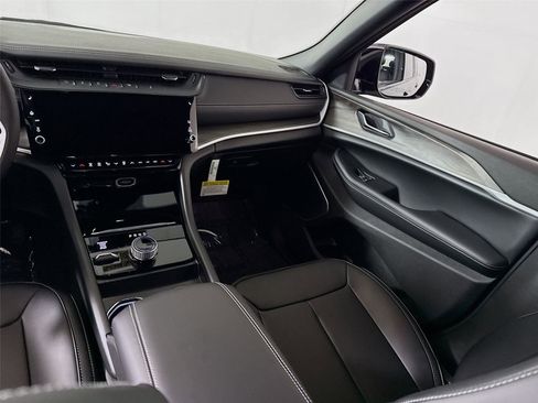 New 2026 Jeep Grand Cherokee Limited image 17