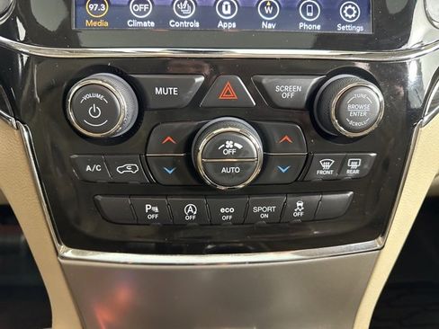 Used 2021 Jeep Grand Cherokee Limited image 21