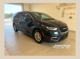 Used 2023 Chrysler Pacifica Touring-L FWD video 1