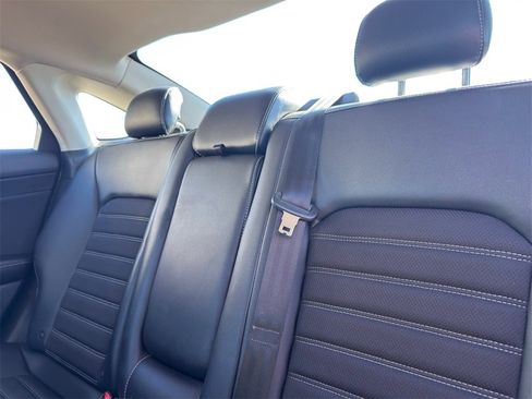 Used 2017 Ford Fusion SE w/ Equipment Group 201A image 25