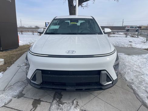 New 2026 Hyundai Kona SE image 8