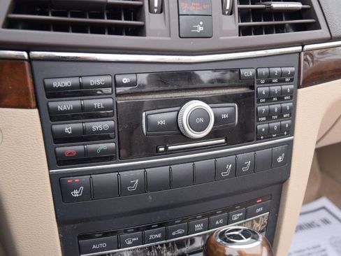 Used 2011 Mercedes-Benz E 350 Cabriolet image 23