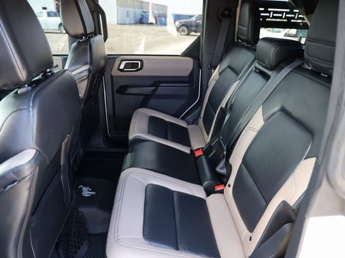 Used 2024 Ford Bronco Wildtrak image 12