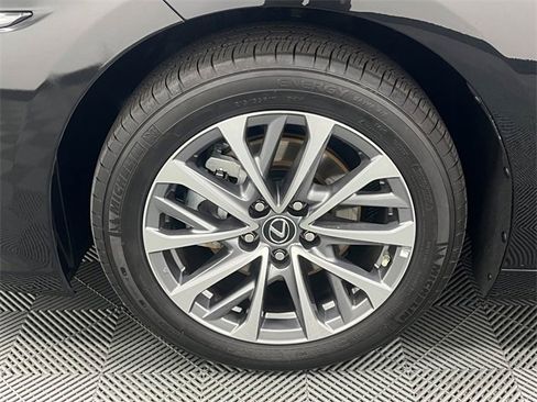 Certified 2025 Lexus ES 350 image 23